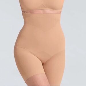 Honeylove Super Power Shorts